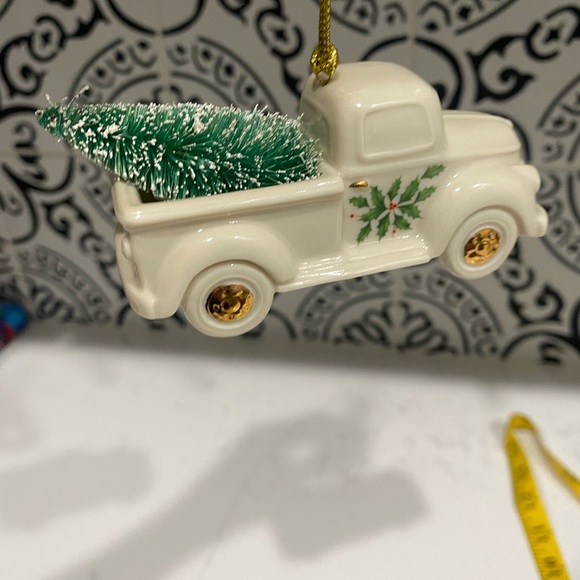 Lenox America by Design Holiday Truck with Tree Ornament Gold Trim - Picture 3 of 5